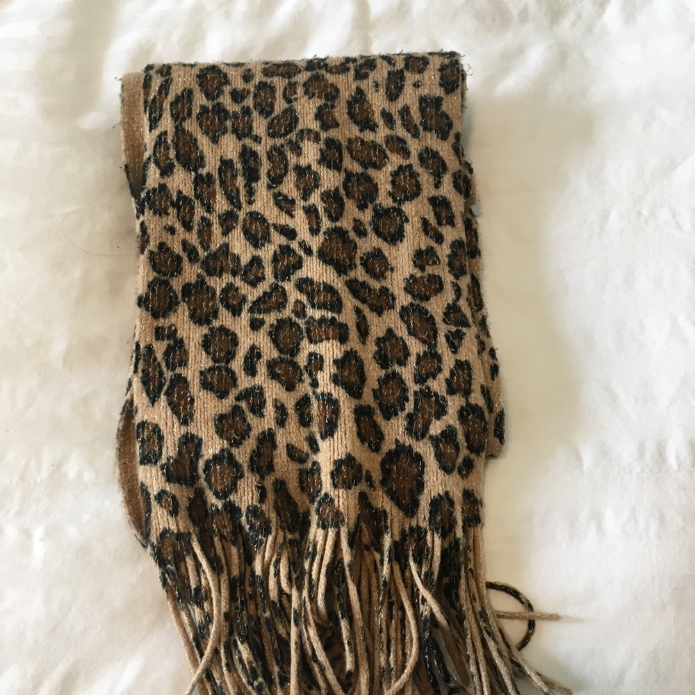 Leopard print scarf